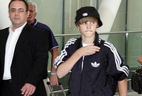 Justin Bieber: Čaka na ´pravo´, zapleti v Koreji in resnične solze