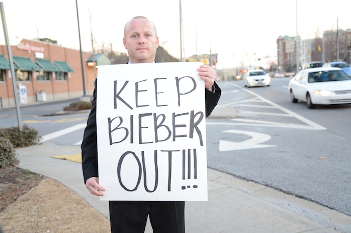 Justin Bieber: Nočejo ga za soseda!