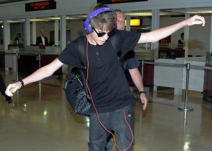 Justin Bieber: Selena me res osrečuje!