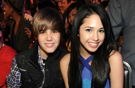 VROČE+FOTO: Justin Bieber ujet med poljubljanjem s soigralko videospota 'Baby'!