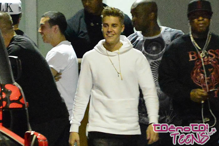 Justin z novo tetovažo in skate boardom!
