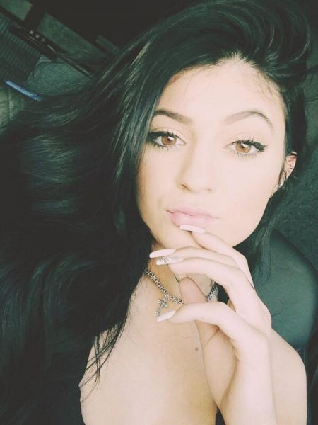 Kylie Jenner: Kontroverzna na twitterju!