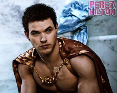 FOTO: Kellan Lutz: Je že kdo videl bolj seksi grškega boga?!