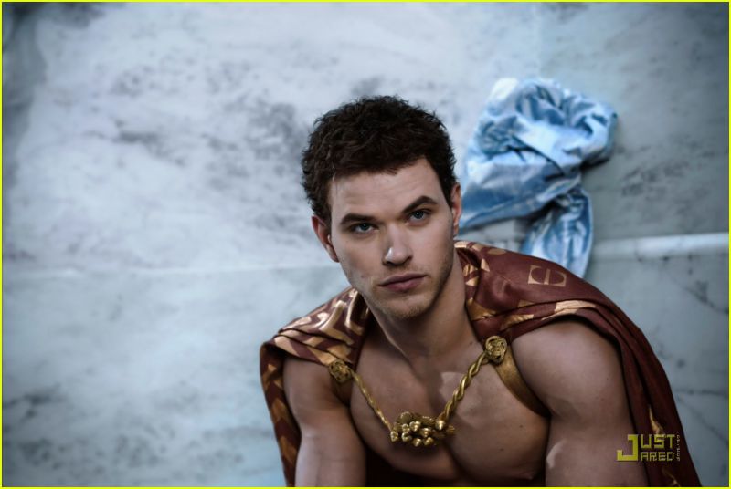 FOTO Kellan Lutz v novem filmu pokazal svoje mišice
