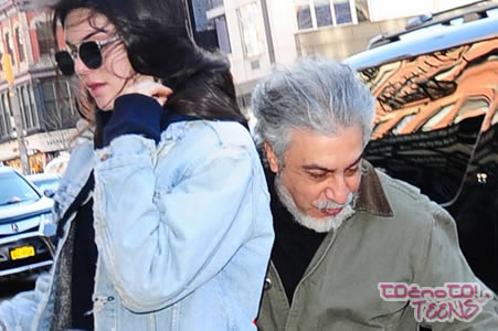 ŠOK! Paparac odrinil Kendall, samo da bi jo lahko slikal!