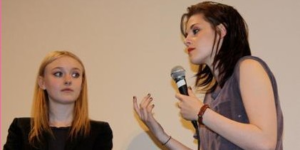 VIDEO: KStew pleše v spodnjem perilu