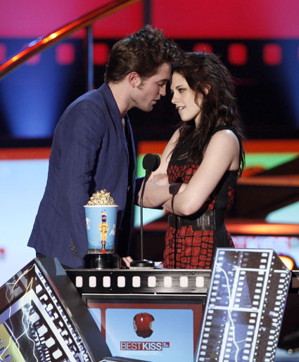 Kristen Stewart: Na MTV nagradah ni hotela zmagati za najboljši poljub!