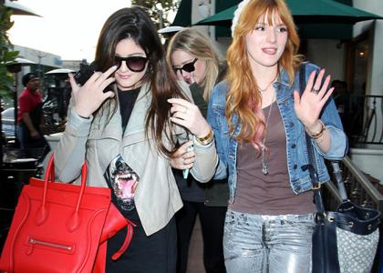 Foto: Prijateljici Kylie Jenner in Bella Thorne: Skupaj na kosilo!