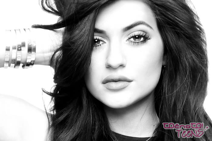 IZZIVA! Kylie Jenner sama namiguje na operacije!