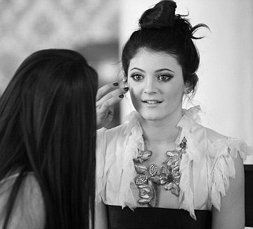 Obleci se kot Kylie Jenner