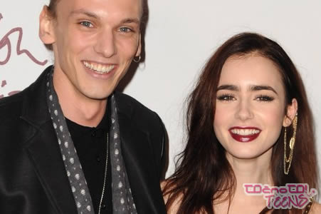 SPET! Lily Collins in Jamie Campbell Bower: ponovno sta par!