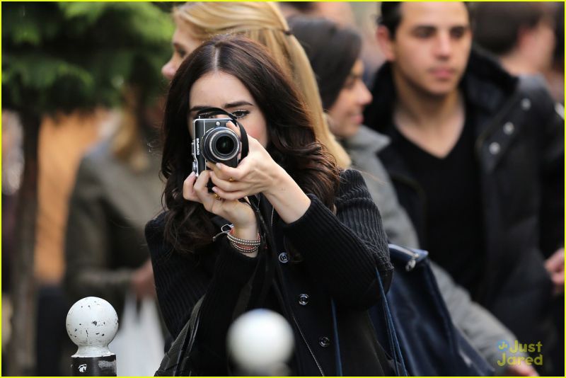 Avdio: Lily Collins: Za film Sneguljčica je posnela celo pesem!