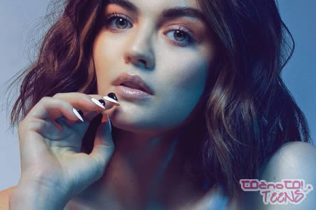 ODKRITO! Lucy Hale: Aria je del mene.