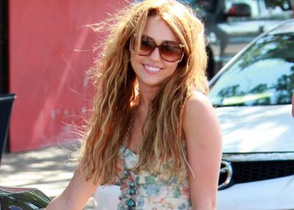 VROČE: Miley Cyrus: Postala bo vzor oboževalcem