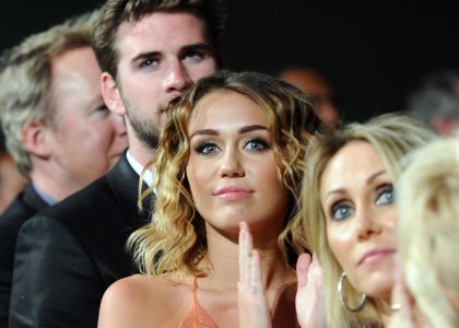 Vroče! Miley Cyrus zanika: Nisem zaročena!