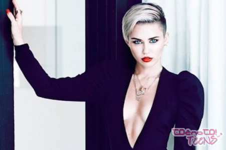 POSLUŠAJ! Miley ima roke polne ljubezni!
