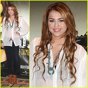 FOTO: Miley Cyrus je s svojo turnejo v Mehiki!