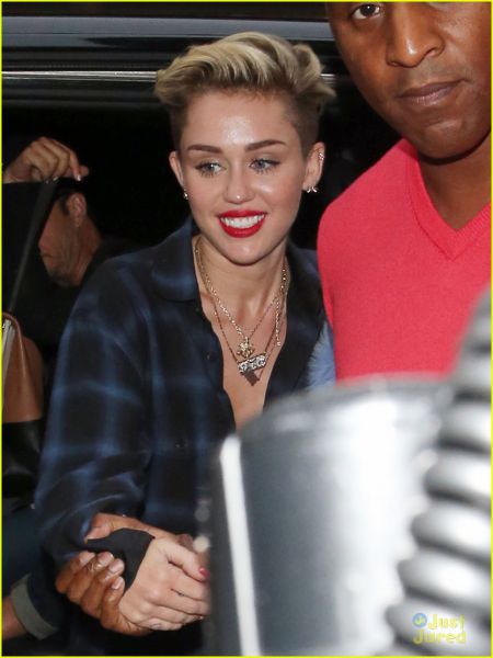 BRAVO! Miley Cyrus: V samo 13 urah podrla rekord One Direction!
