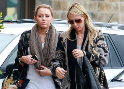 VROČE: Miley Cyrus: Zaradi škandala z drogo je skoraj uničila svoj novi film!