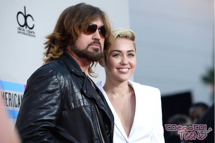 Lahko verjameš, koga želi Billy Ray za fanta njegove Miley?!