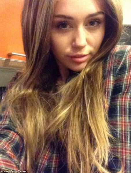Miley Cyrus: Dolgolaska!