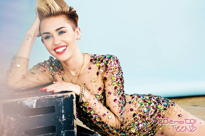 KRIMINALEC JE! Miley pa res nima sreče!