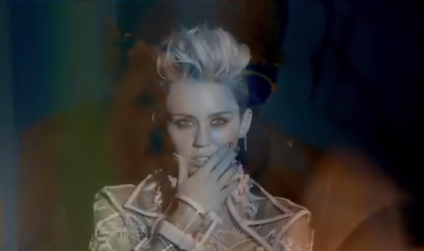 SEKSI Miley Cyrus: Nastopa v novem videospotu Big Seana!