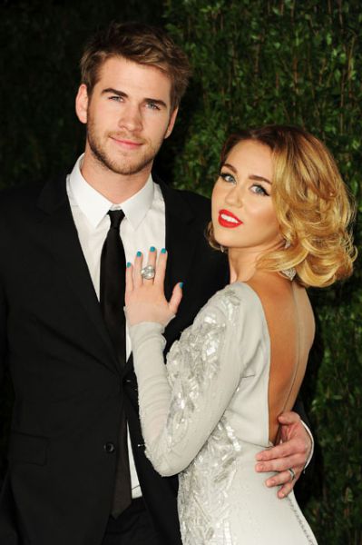 Vroče! Liam Hemsworth: Kljub govoricam o koncu zveze so ga ujeli pri Miley?