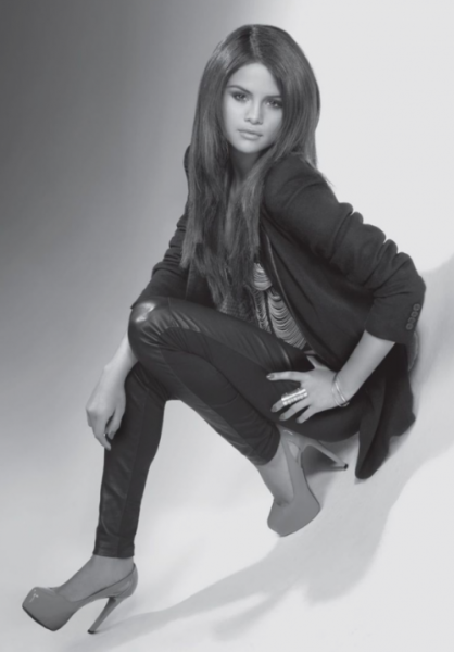 Selena Gomez: Izšle so nove fotografije, ki jih je posnela za album!