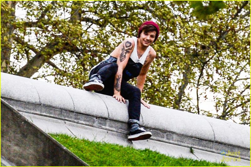 Foto: Louis iz One Direction: Pokazal je še en ogromen tatu!