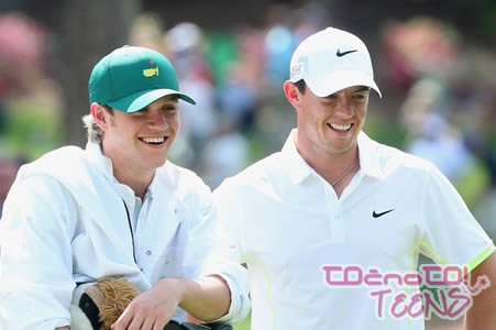 FOTO! Niall Horan tokrat kot 'caddie'!