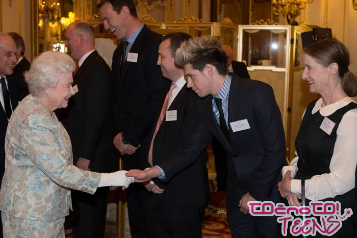 Niall Horan je spoznal kraljico Elizabetho!