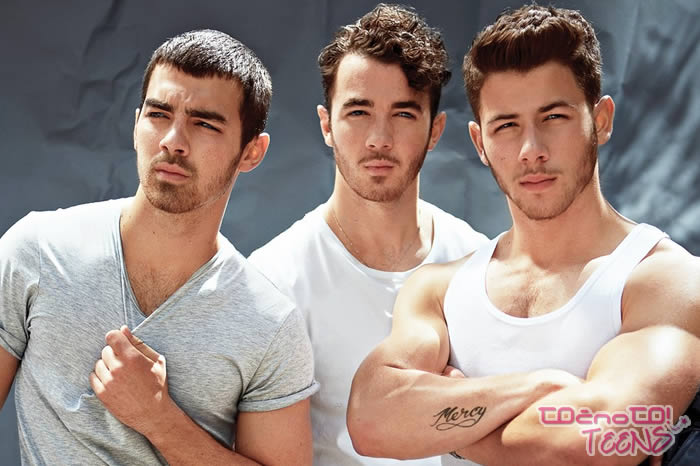 Joe Jonas: ''Vsi morate kupiti Nickov album!''