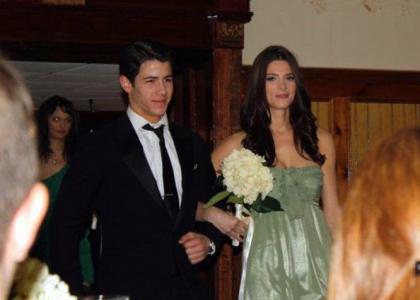 Vroče! Ashley Greene in Nick Jonas: Skupaj pred oltar?!