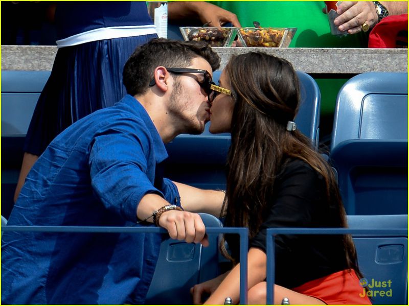 FOTO: Nick Jonas: Prvič ujet s svojo novo punco!