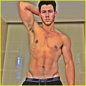 VAU! Nick Jonas: Le kdaj si postal tako vroč?!