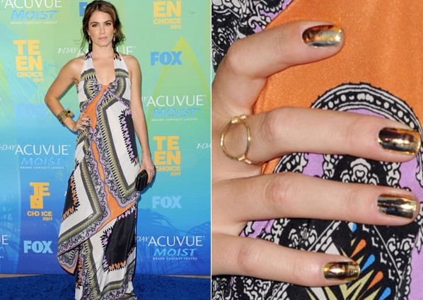 BIZARNO: Nikki Reed: Na nohte si je dala svojega fanta!