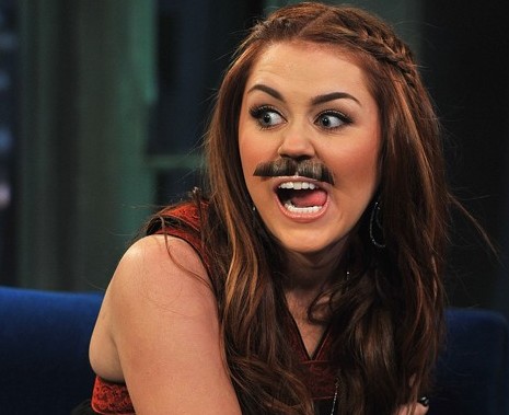 FOTO: Miley Cyrus z brki