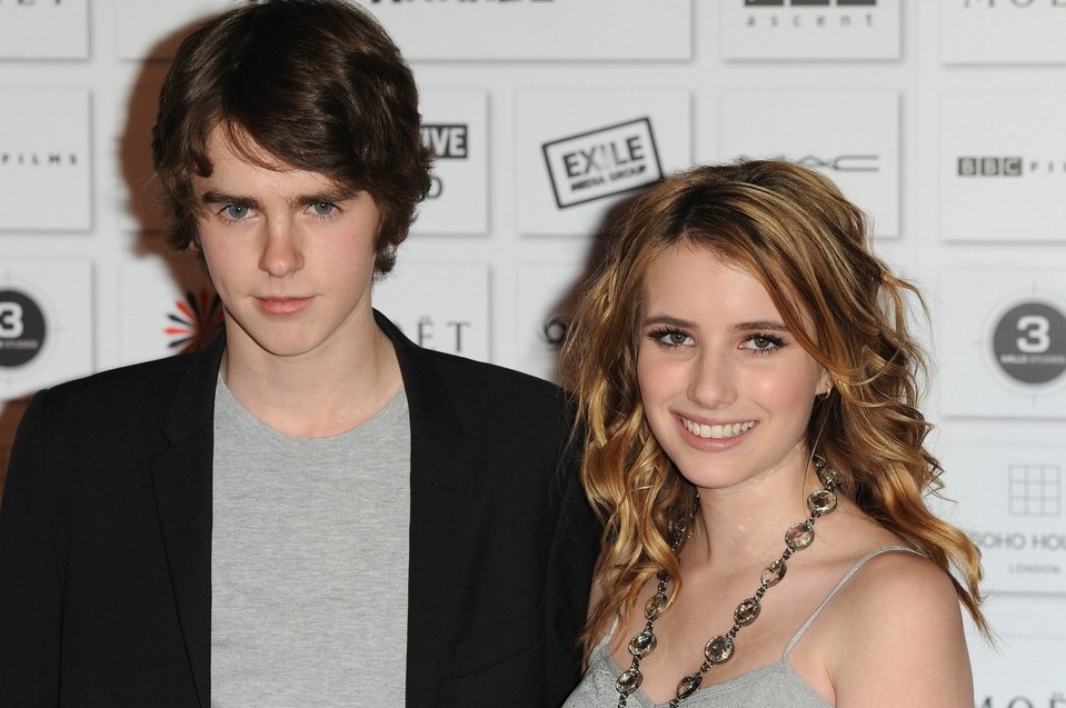 FOTO: Emma Roberts prečudovita v elegantni dolgi obleki