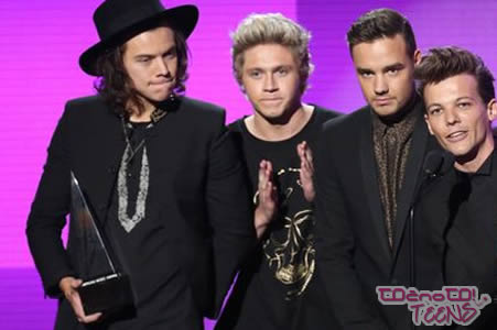 VIDEO! Harry se je prepiral, Niall le nemo opazoval!