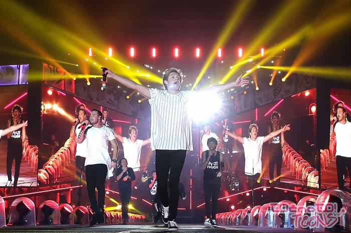 ONE DIRECTION: To je seznam pesmi, ki jih fantje pojejo na turneji!