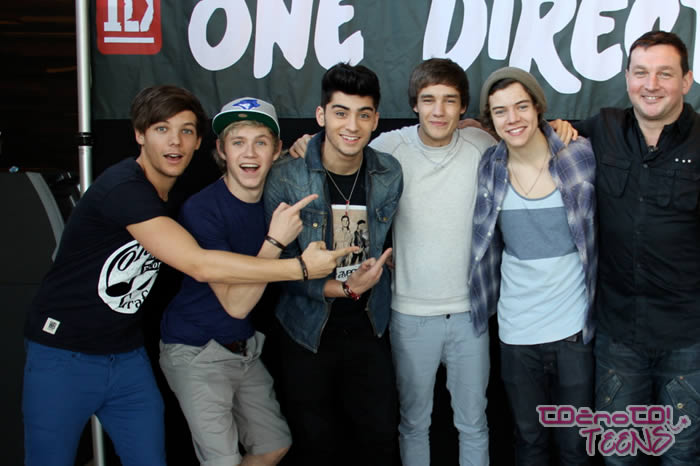 ŠKANDAL! One Direction so se razšli z menedžerjem!