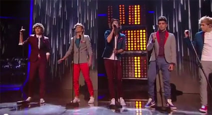 Video! One Direction z nastopom na X Factorju dokazali, da znajo peti v živo!
