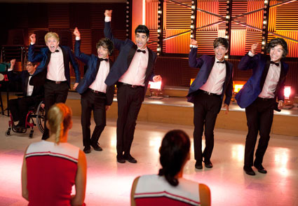Uspeh! One Direction: Gleejevci priredili njihovo pesem!