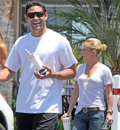 VROČE: Hayden Panettiere ima po samo mesecu dni že novega fanta!
