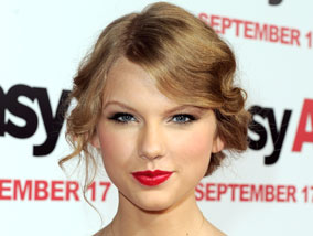 Taylor Swift: Bo tudi ona nastopila v seriji 'Glee'?