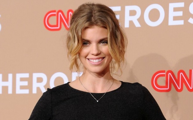 FOTO: AnnaLynne McCord: Tudi v črnini in preprosti obleki zelo seksi!