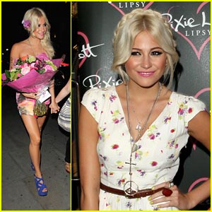 FOTO: Pixie Lott: Kar sama je bila model za svoje obleke