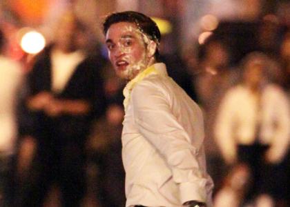 FOTO: Robert Pattinson s pito na obrazu!