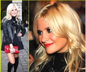 Pixie Lott: Oblači se kot seksi šolarka!